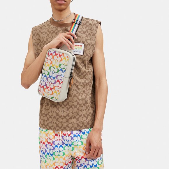 🌈 Coach Sullivan Pack In Rainbow Signature Canvas - Picture 8 of 16